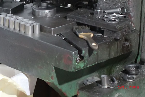 衣柜掛衣桿配件廠家怎樣做網(wǎng)絡(luò)推廣？